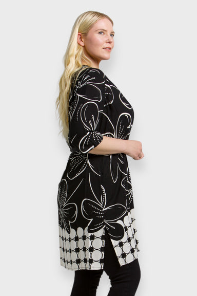 Plus Size Black & White Floral Duster Cardigan | Italian Clothing 42/ US 10-12 Plus Size Black & White Floral Duster Cardigan | Italian Clothing 42/ US 10-12
